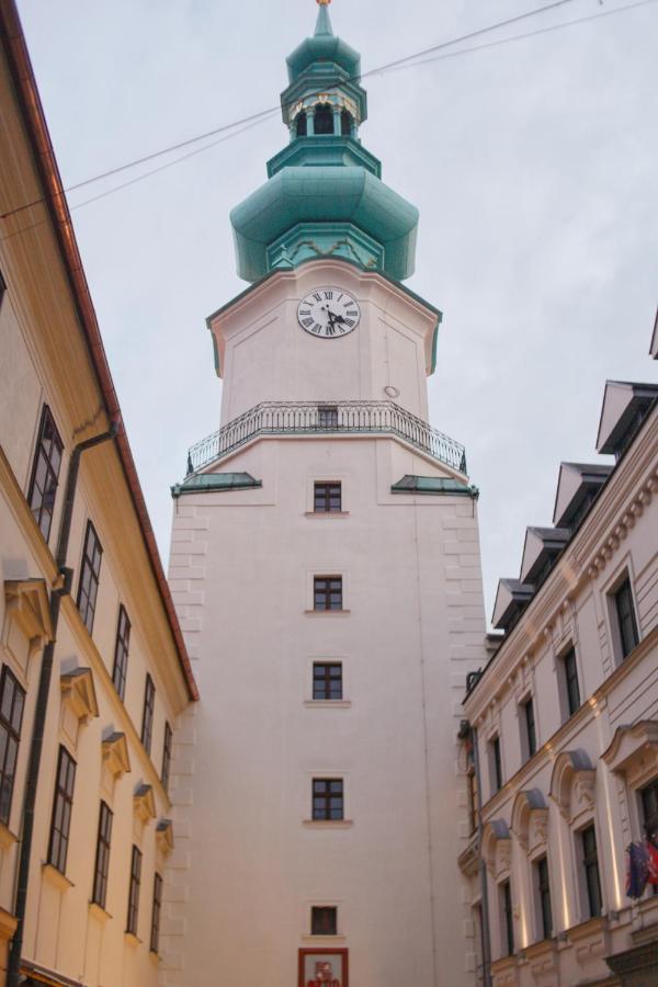 Апартаменты New 1 Bdr, W/Private Parking Братислава Экстерьер фото